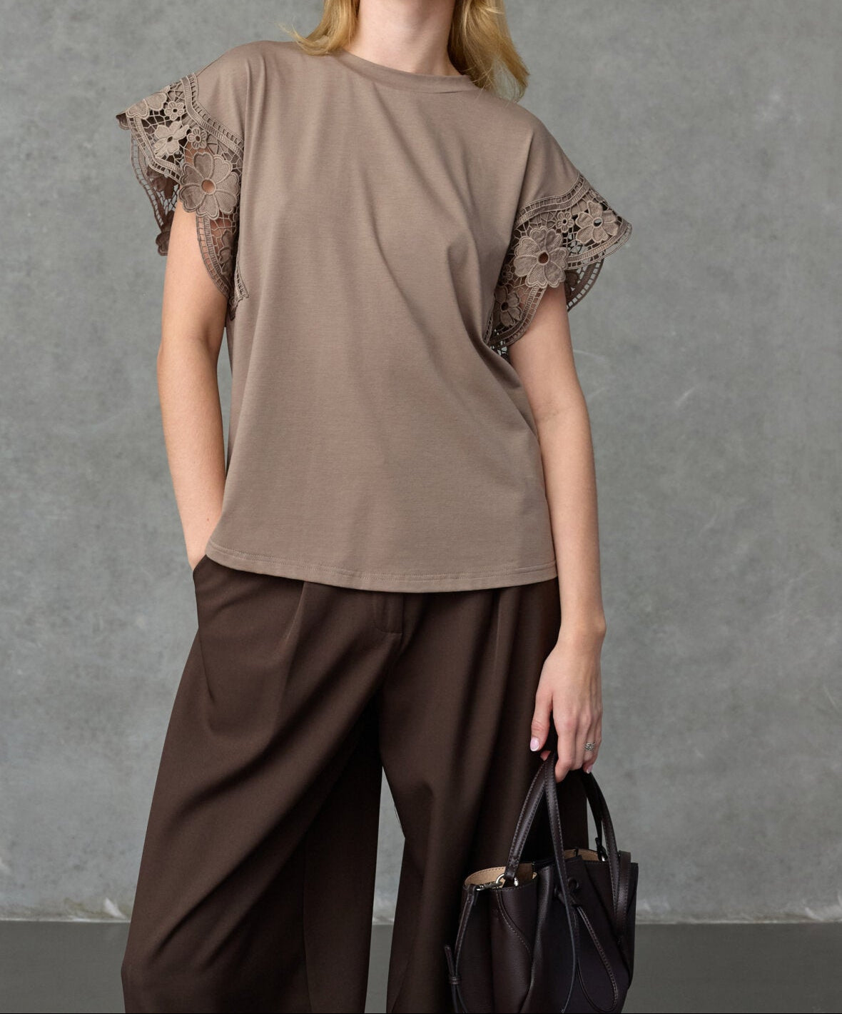 Love & Divine love1517 tee lace d. sand