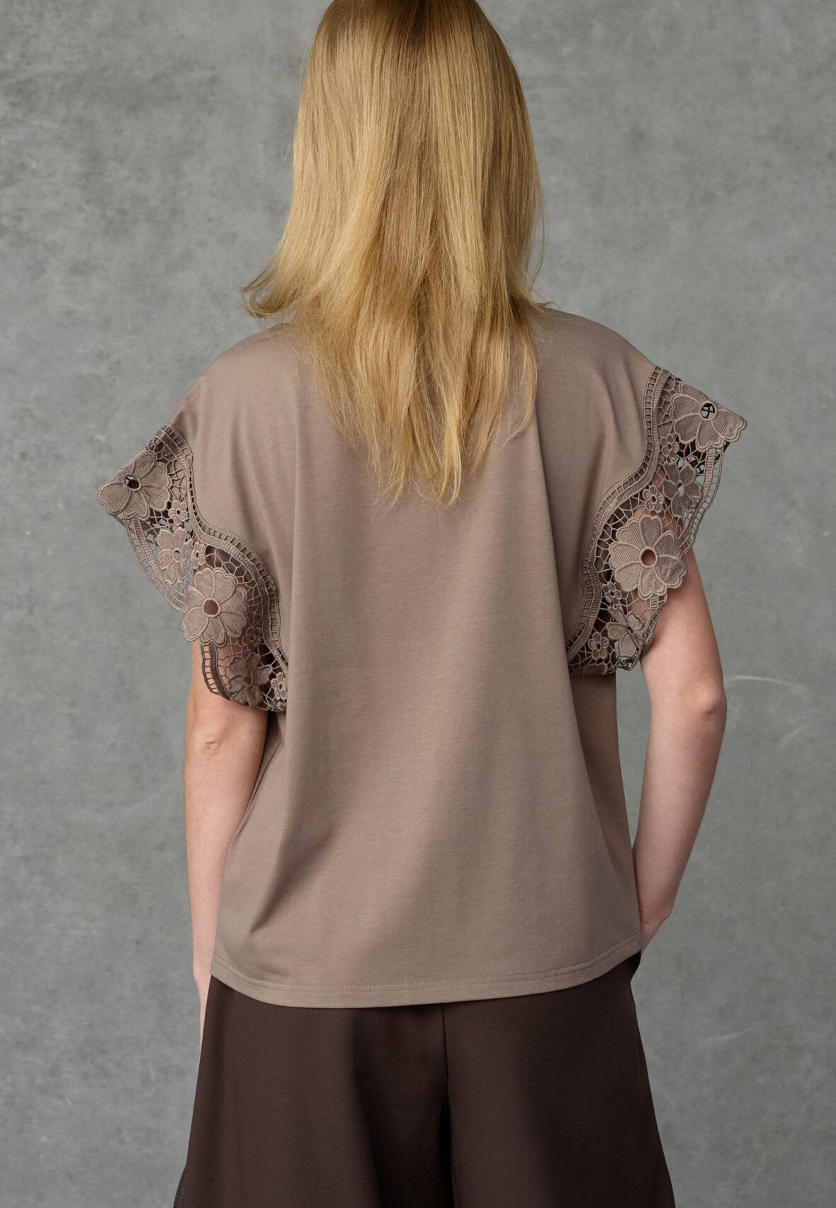 Love & Divine love1517 tee lace d. sand