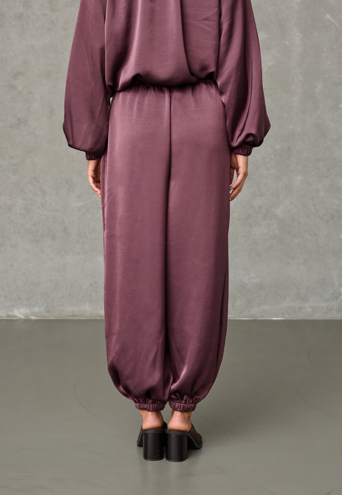 Love & Divine love1525-5 pants satin bordeaux