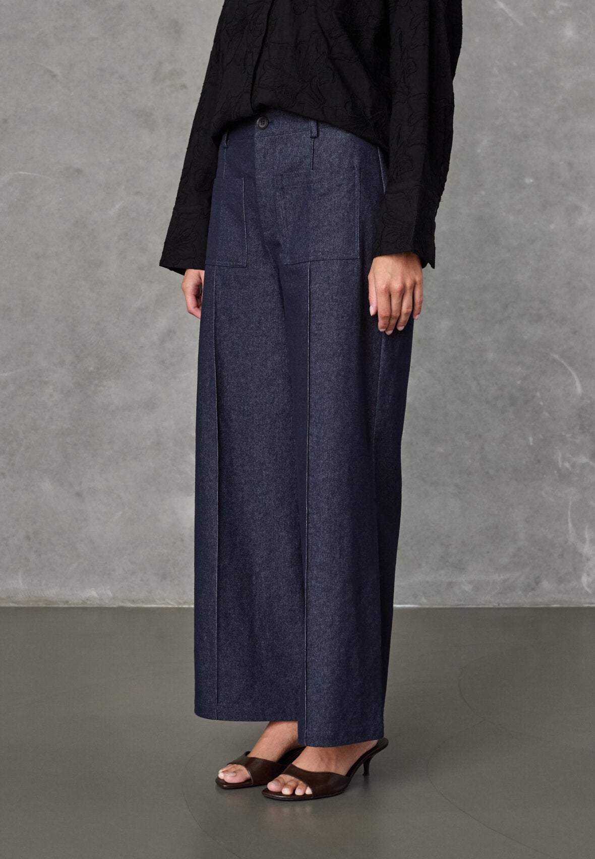 Love & Divine love1534-1 pants navy new