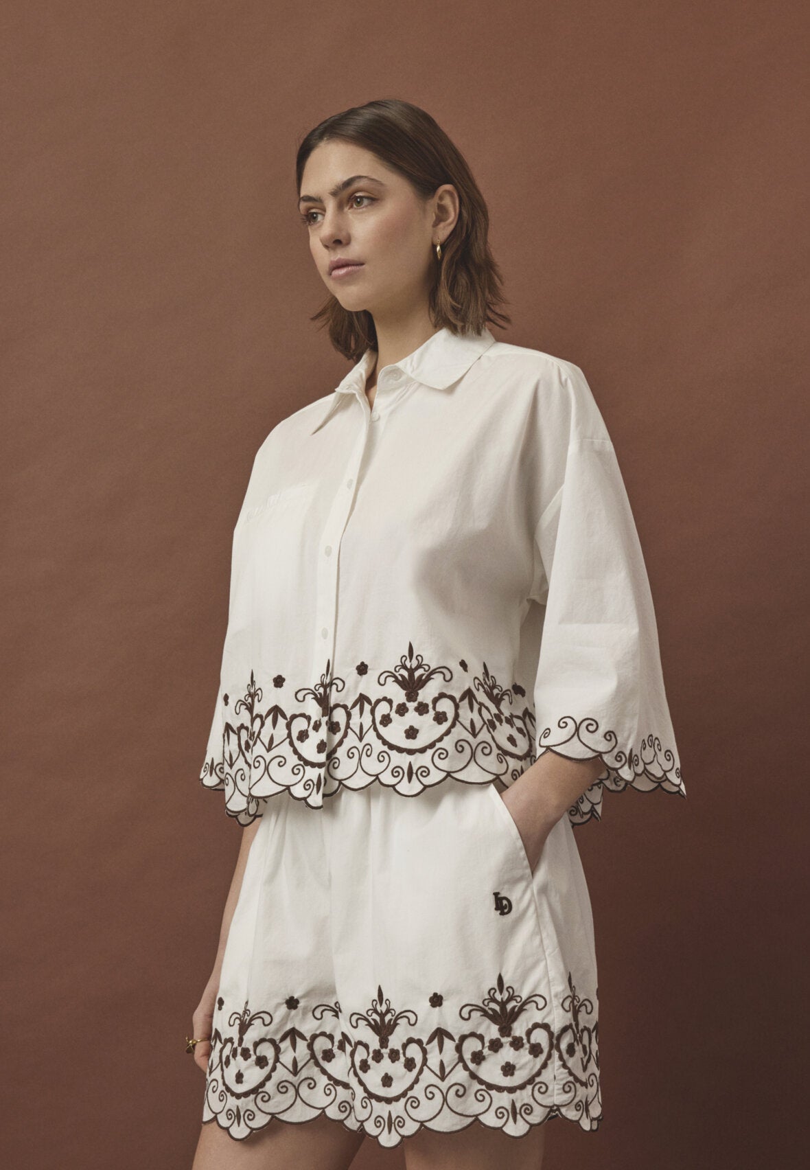 Love & Divine love1546 shirt embrodery white