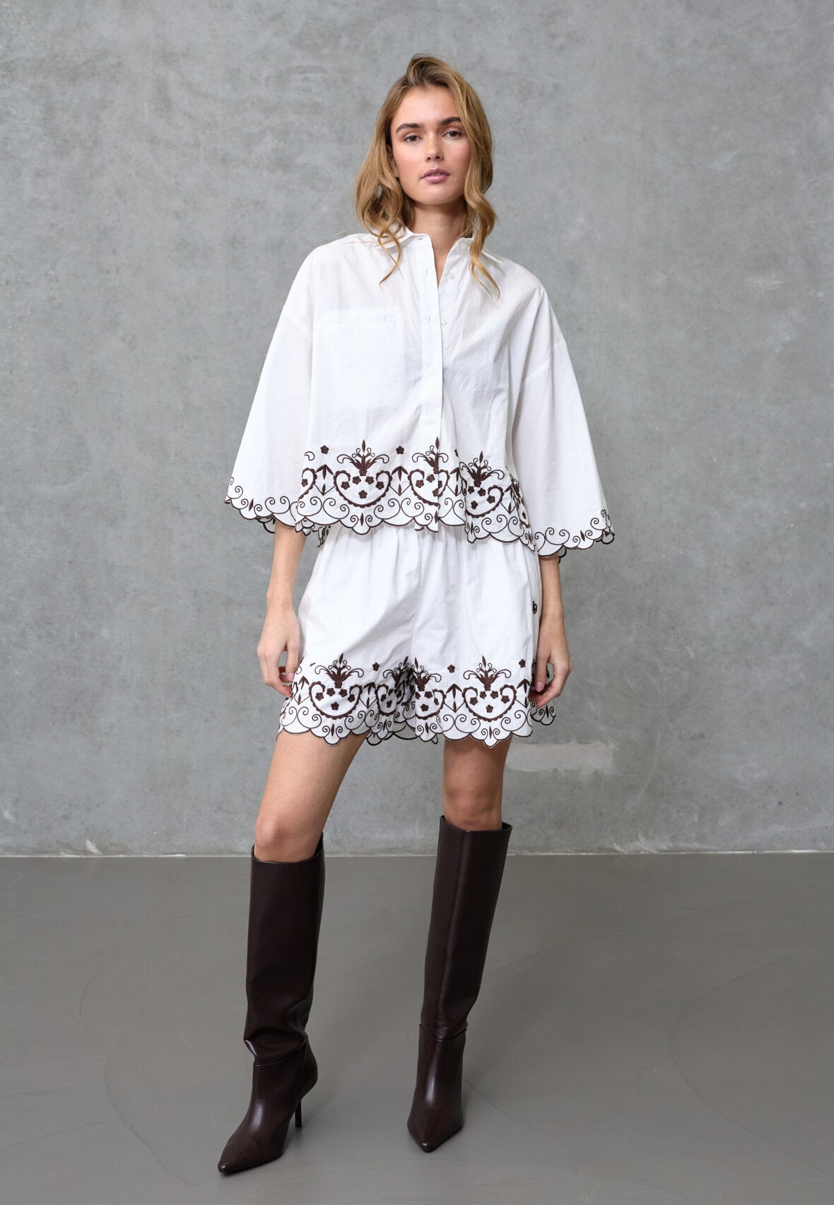Love & Divine love1546 shirt embrodery white