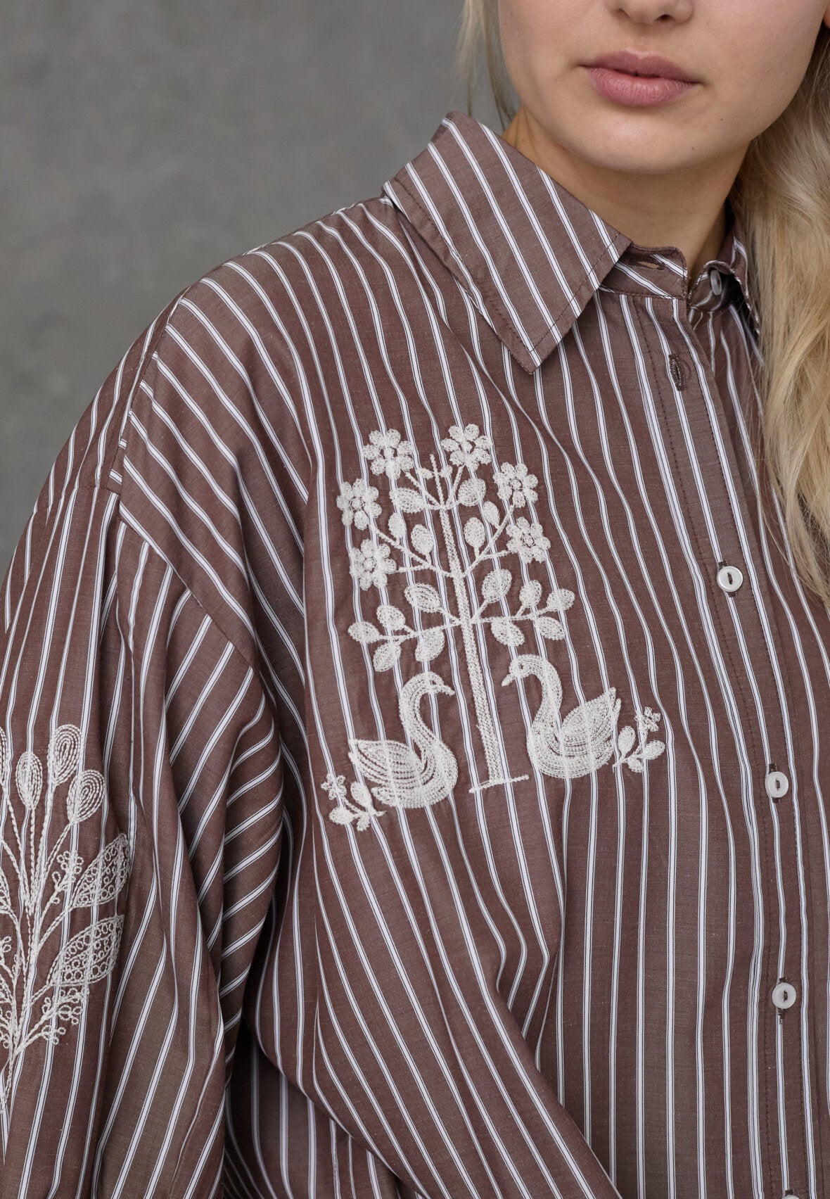 Love & Divine love1604-3 shirt stripe brown