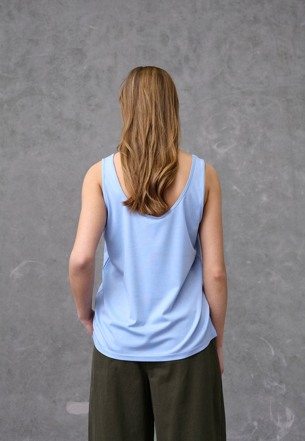 Love & Divine love445-2 top mid blue