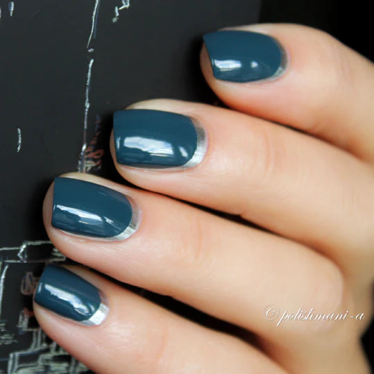 FNUG neglelak FN28 peace sign