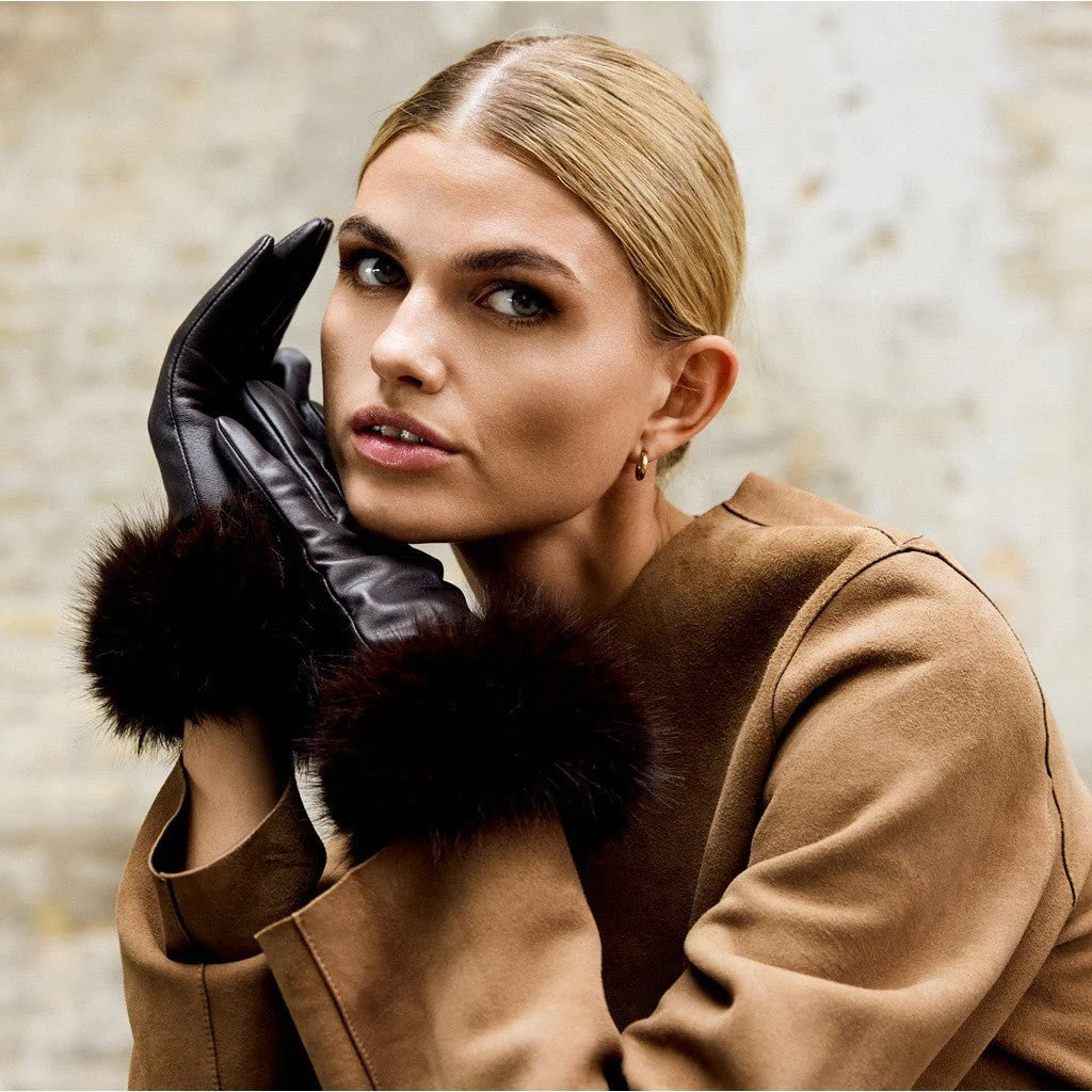 Depeche 17118 gloves fur chocolate