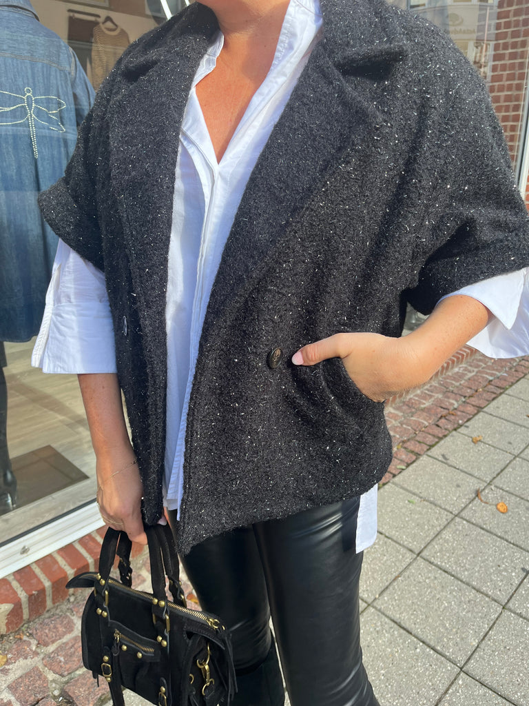 By Engbork Edith jakke SS black