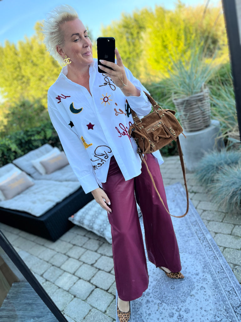 Qnuz 9112 Fake leather pants burgundy