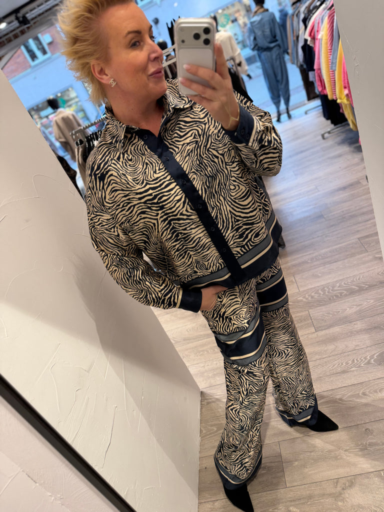 Love & Divine love1393-1 shirt navy zebra