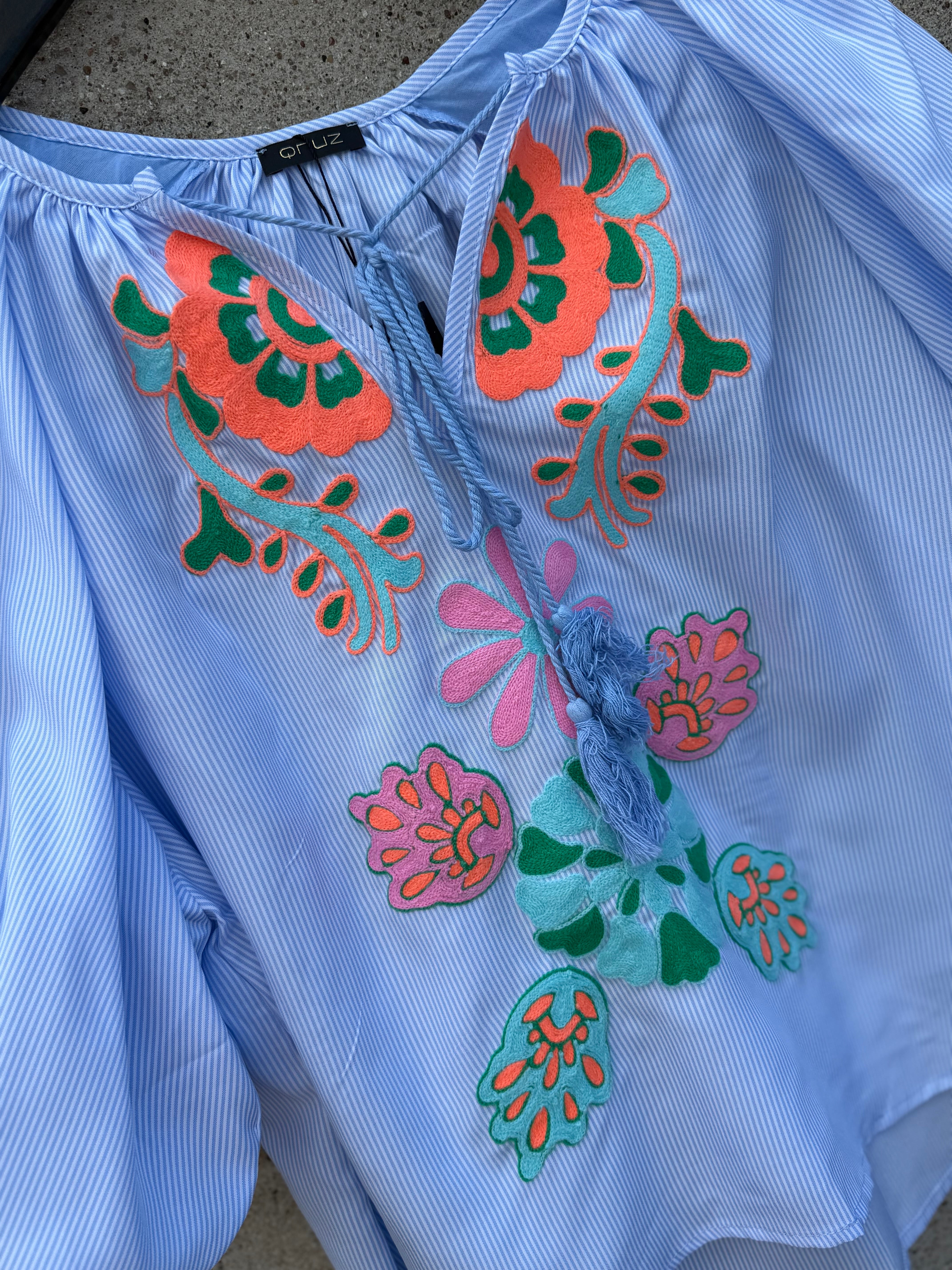 Qnuz 9396 Boheme shirt embrodery blue