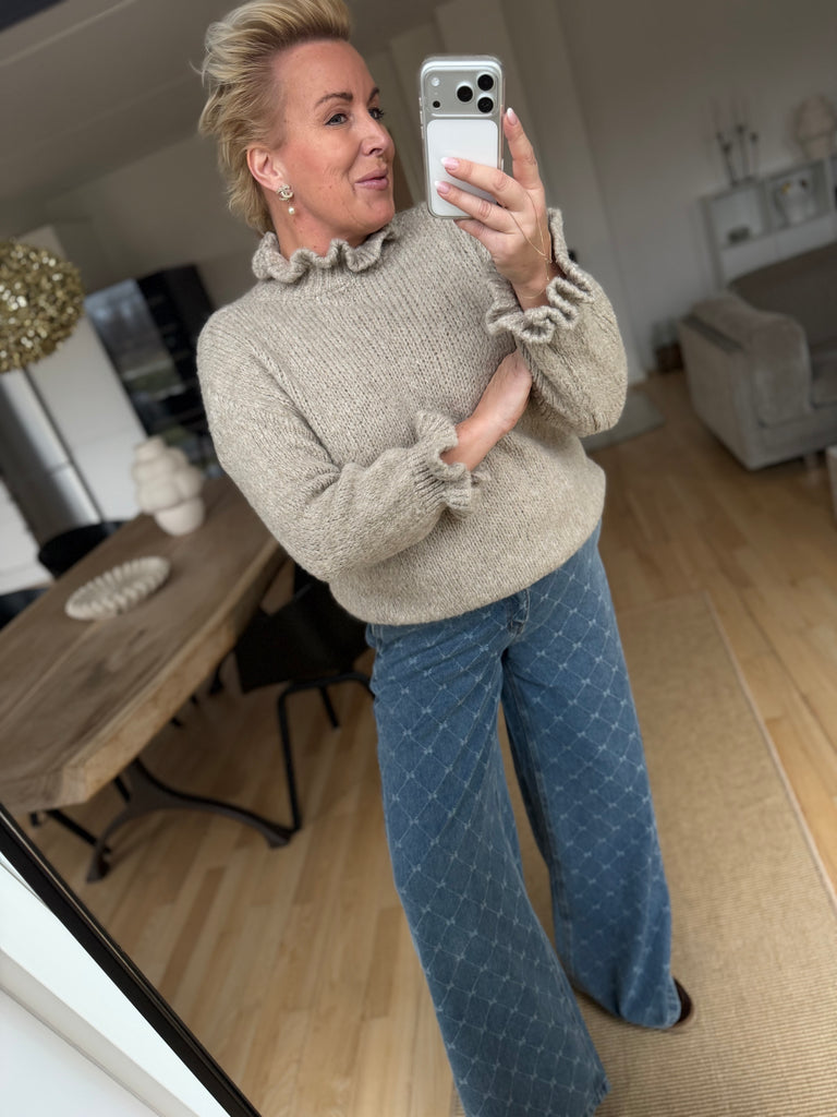 By Engbork Kaya strik high frill sand