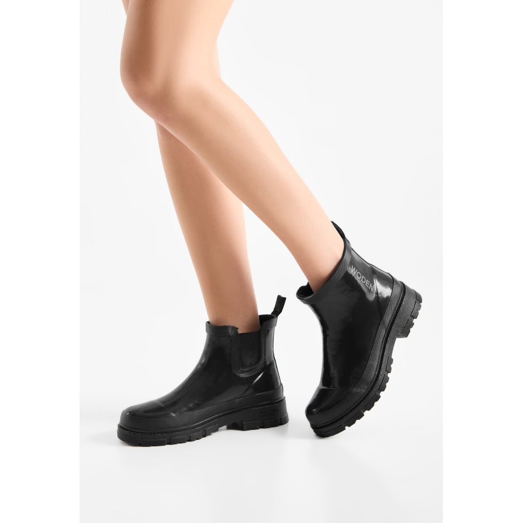 Woden WL772 Alison glossy warm boot black