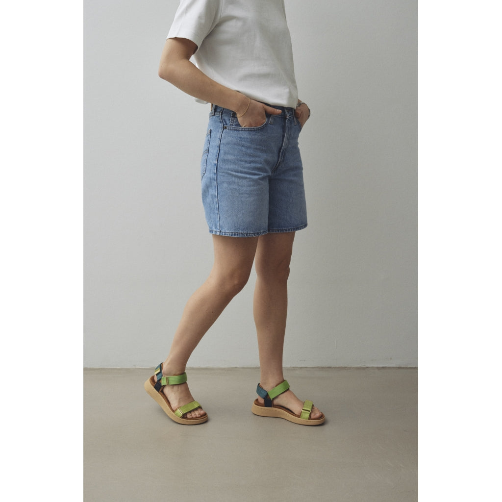 Woden WL926 Line sandal apple