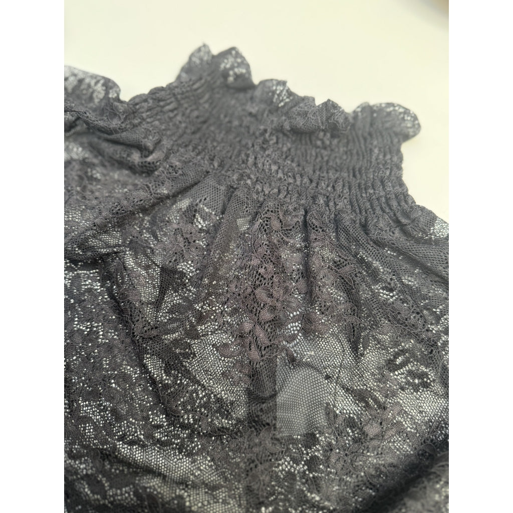 Qnuz 9169 Lace blouse smock black