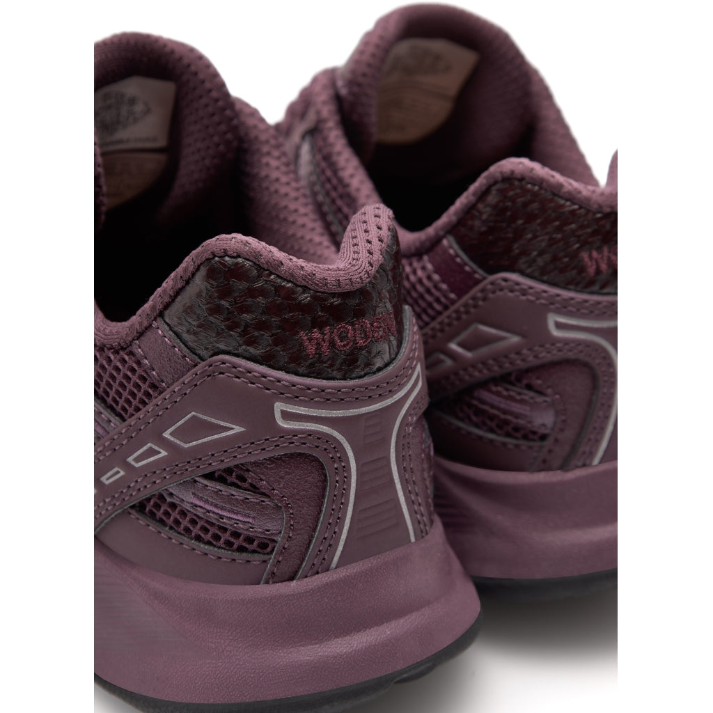 Woden WL804 Freja runner leather cherry