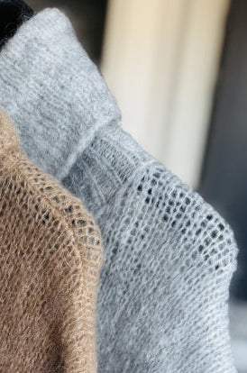 Qnuz 9200 high neck knit west grey