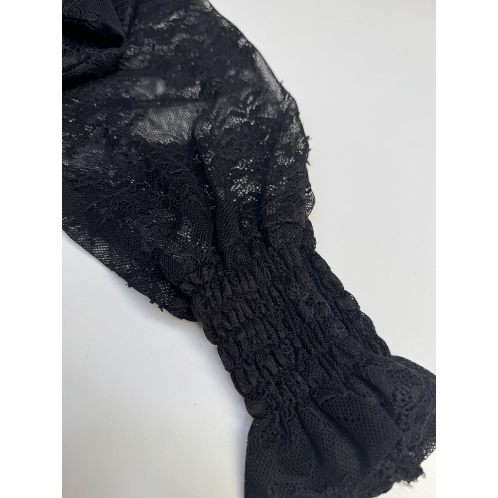 Qnuz 9169 Lace blouse smock black