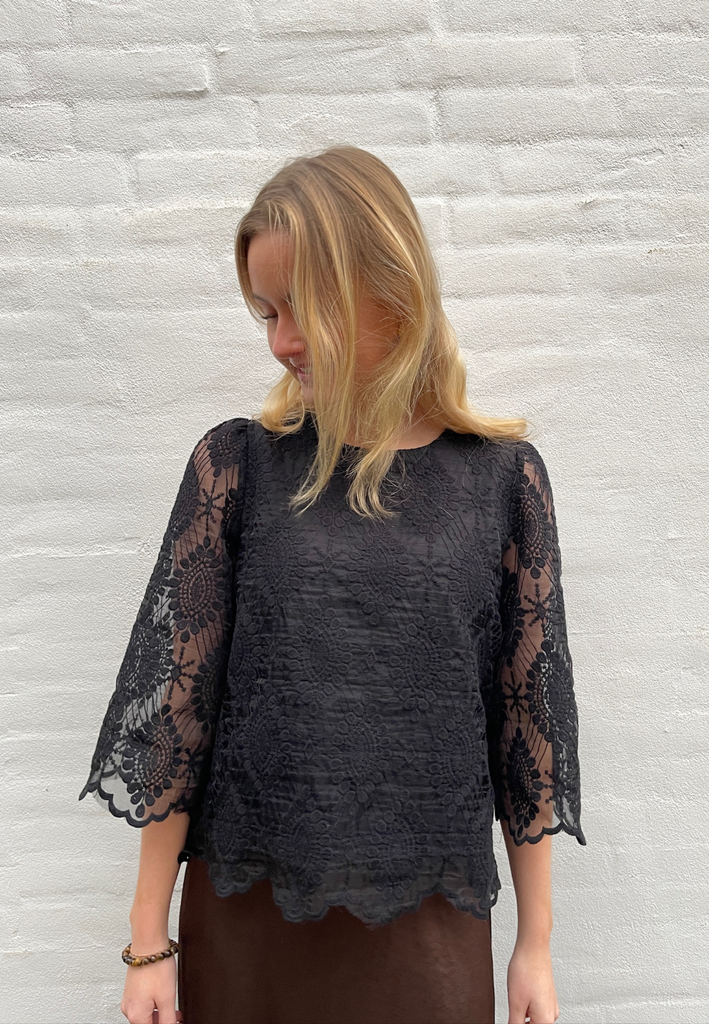 Love & Divine love1498 blouse lace black