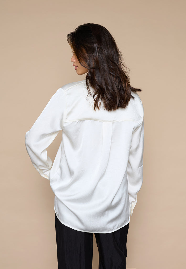 Love & Divine love1474 shirt cream