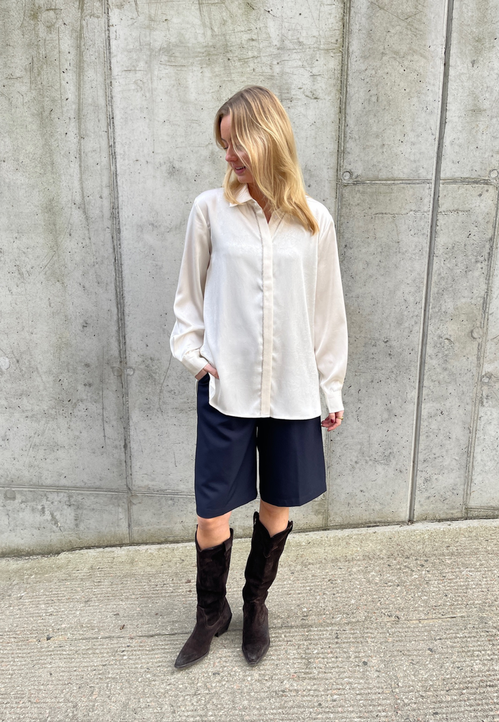 Love & Divine love1474 shirt cream