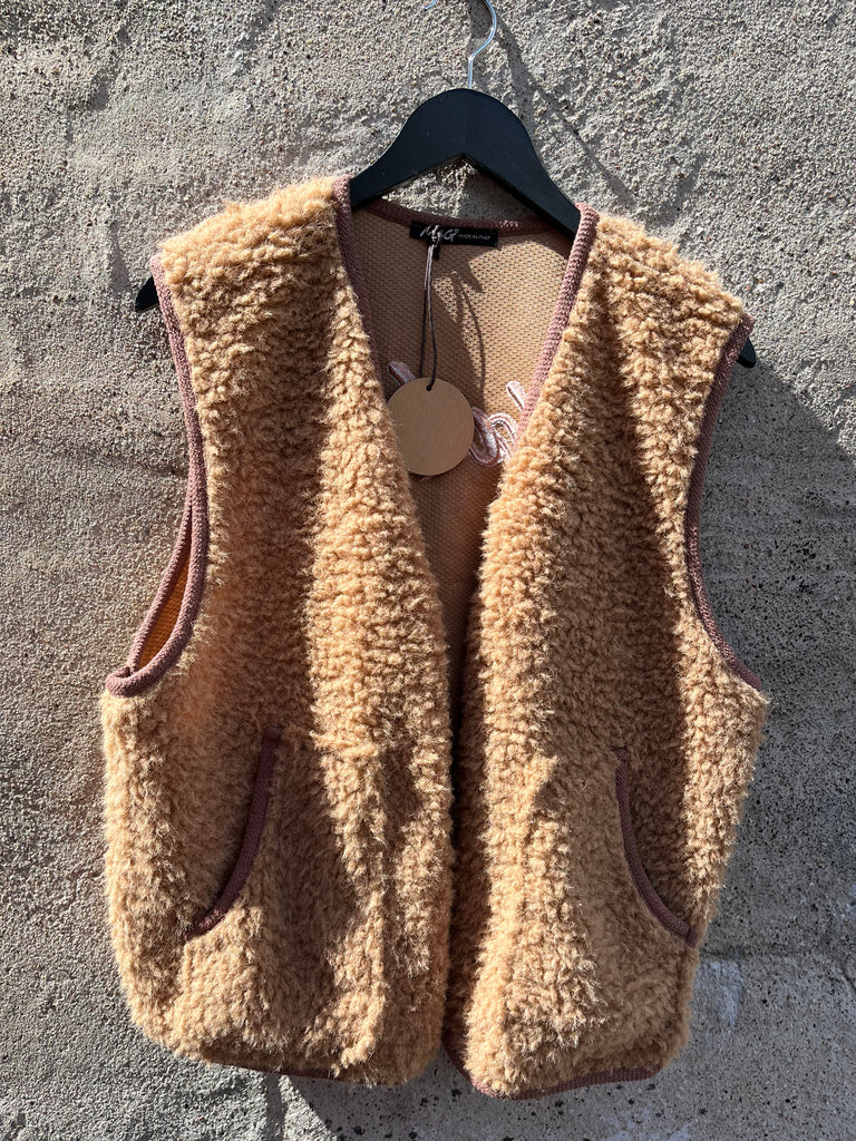 By Engbork Jadore teddy vest