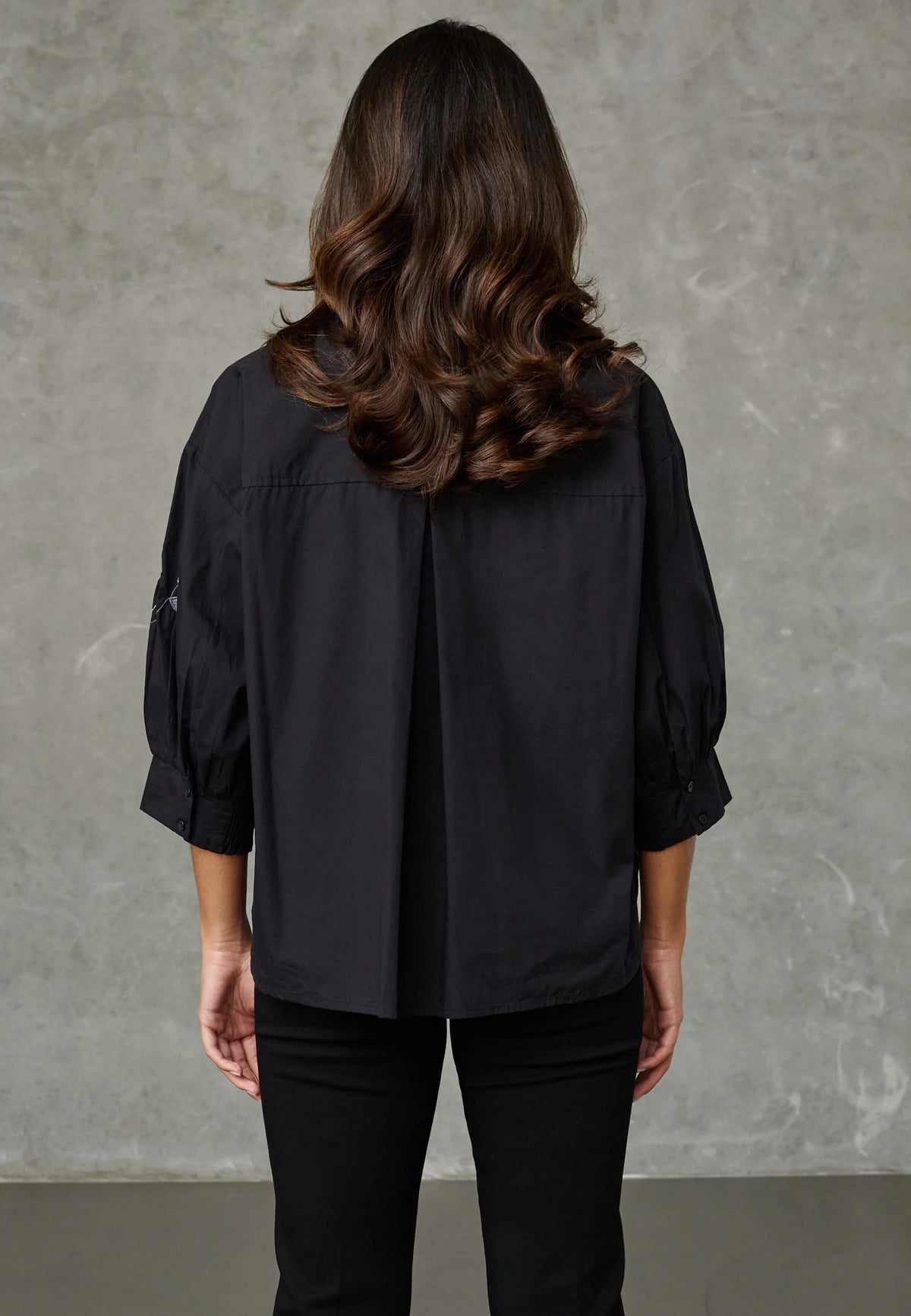 Love & Divine love1604-4 shirt black