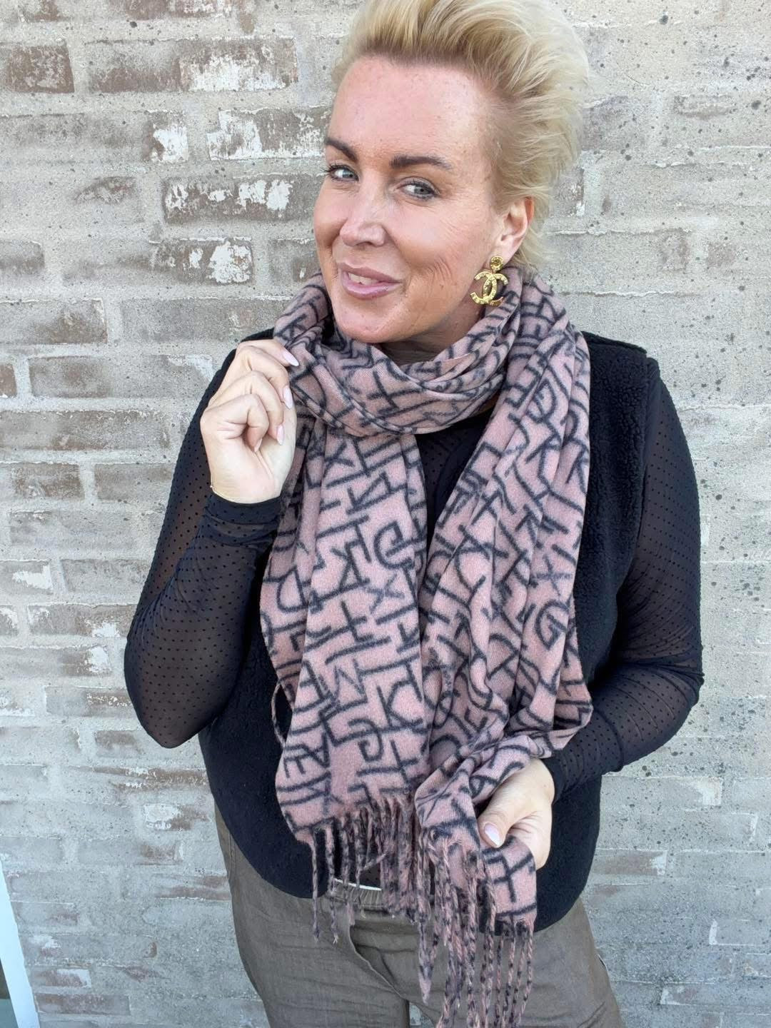 Tørklæde 0252-02 Letters scarf camel