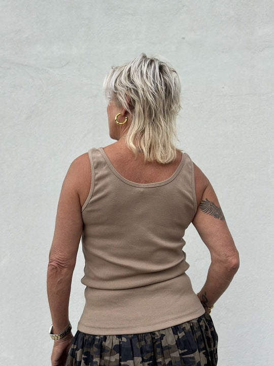 Gaspar 2607300 Osaka rib tanktop dark sand