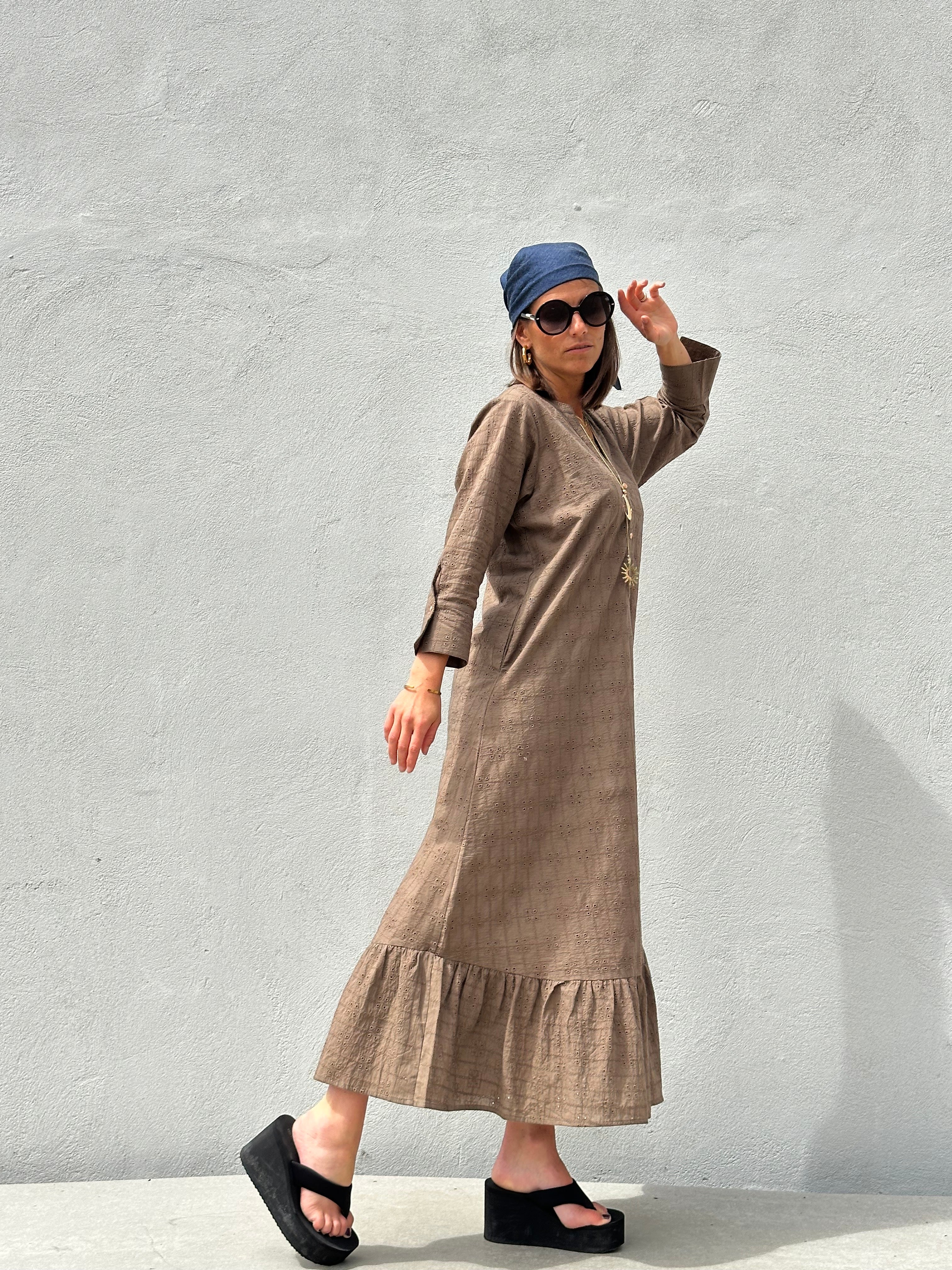 Gaspar 2607768 Loule dress broderi anglaise dusty brown