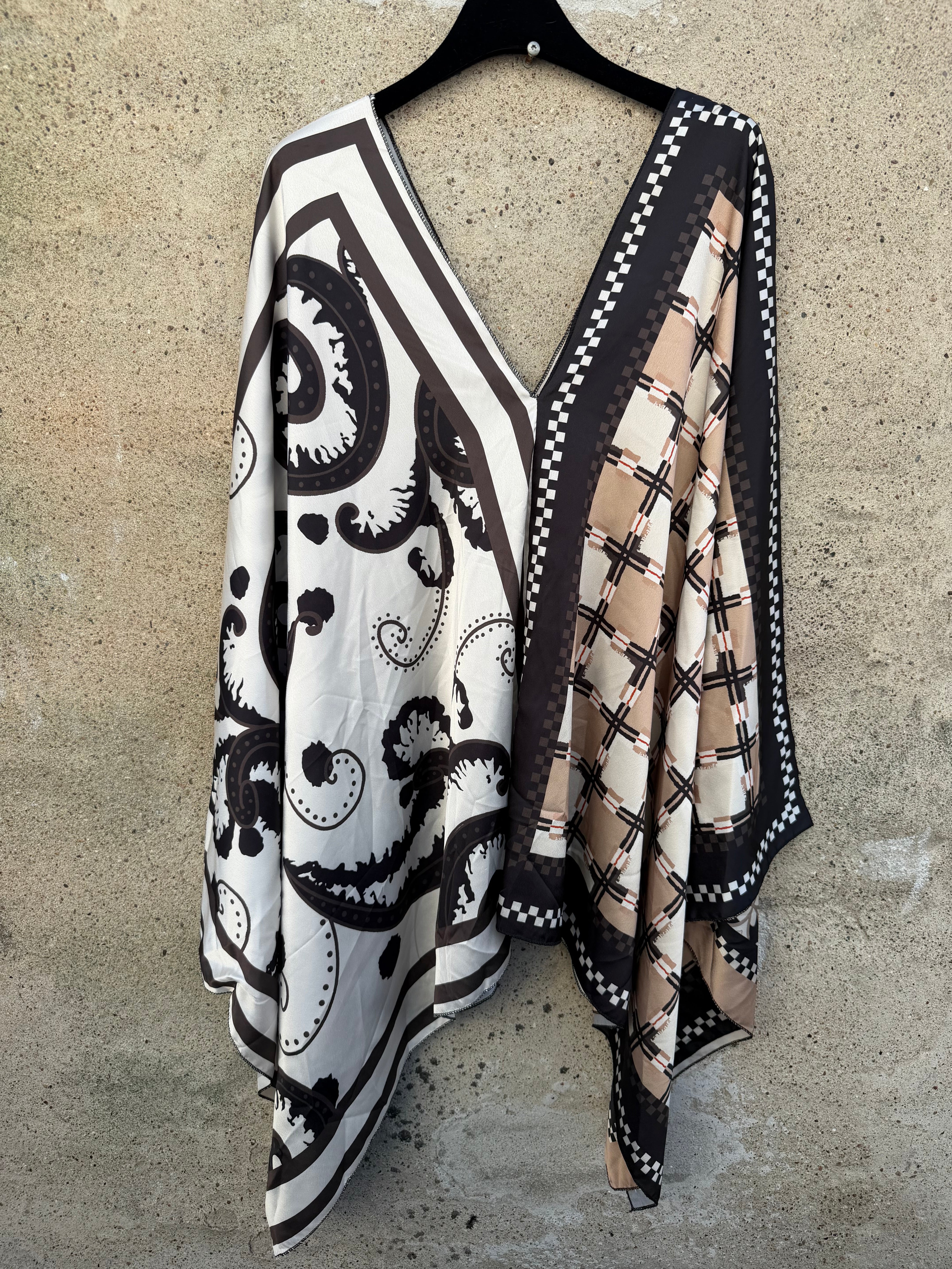 Marrakesh summer poncho black