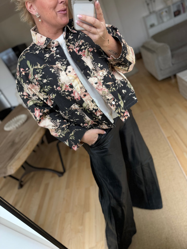 Sofie Schnoor S261125 Amaya boxy jacket flower