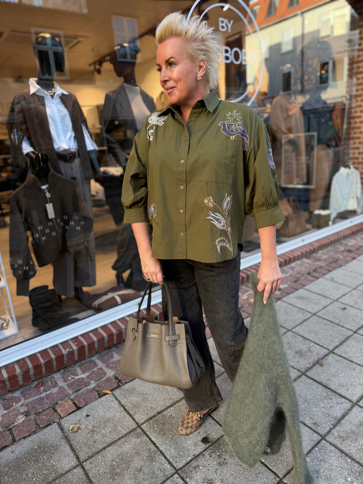 Love & Divine love1604-4 shirt olive