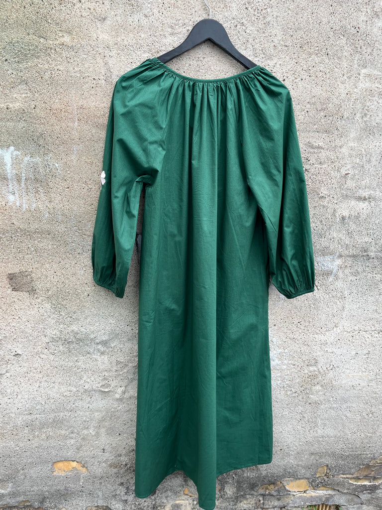 WAUW The good luck dress dark