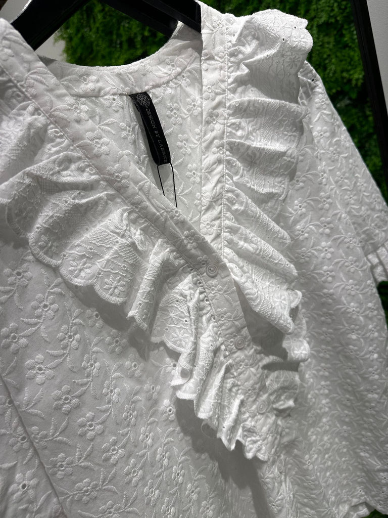 Design By Laerke The Queen Ruffle Junior Broderi Anglaise