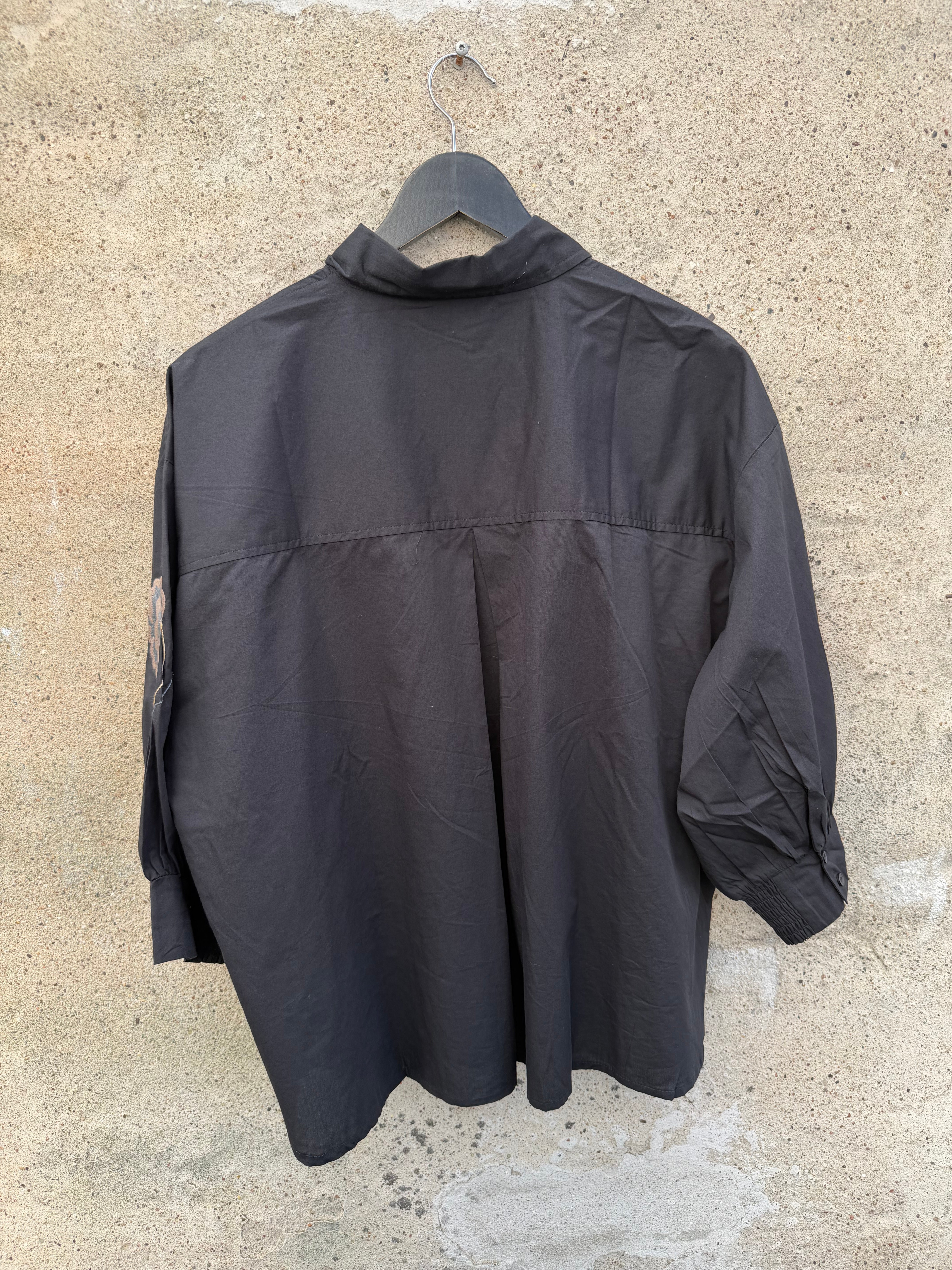 Love & Divine love1604-4 shirt black