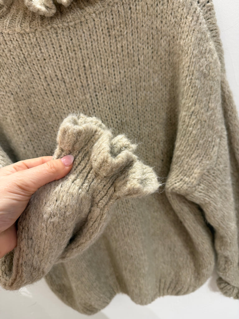 By Engbork Kaya strik high frill sand