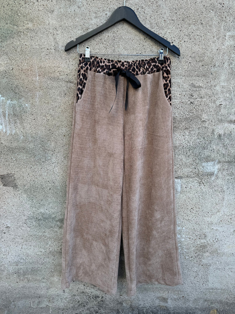 By Engbork Doux pants leo sand