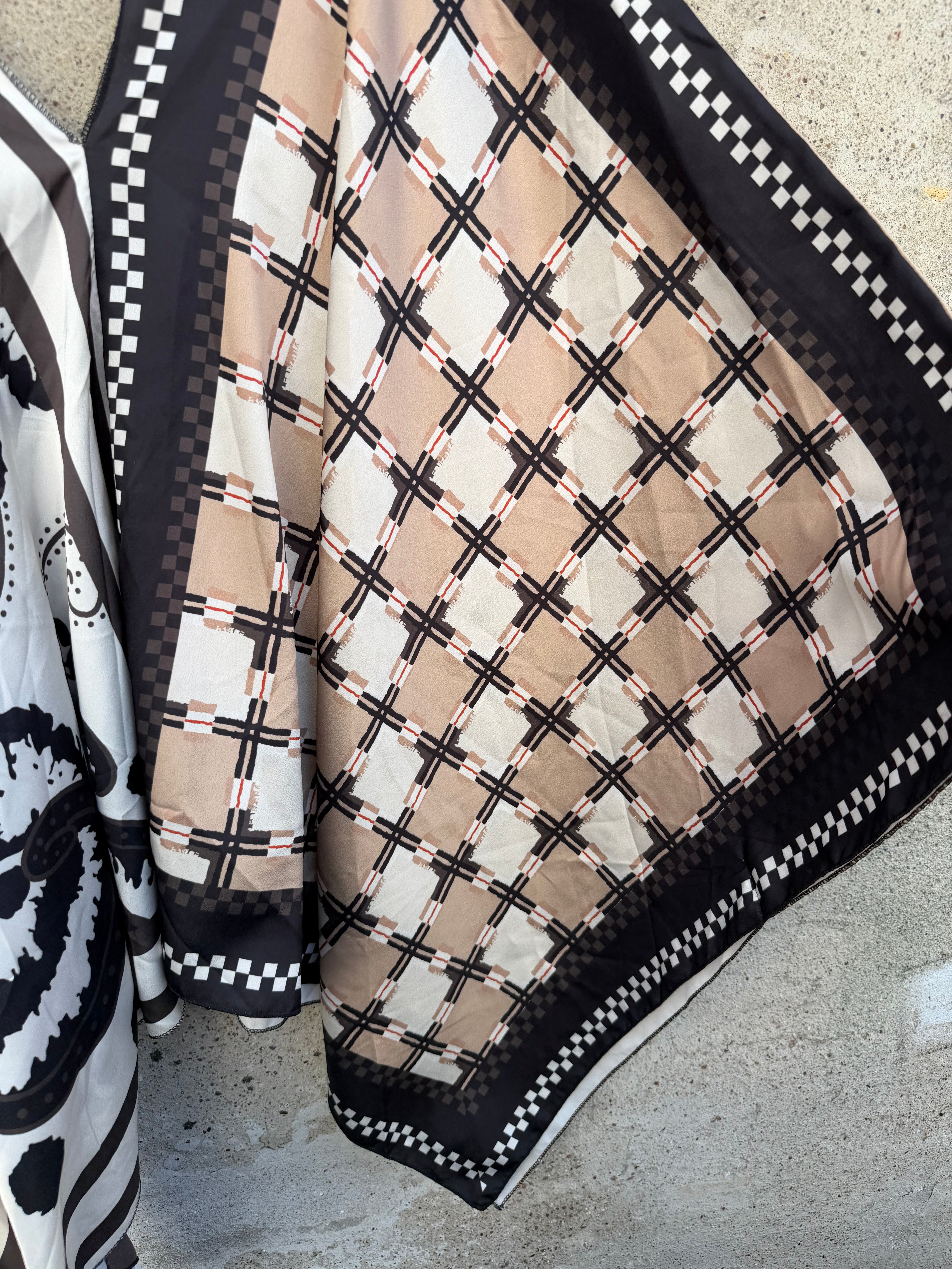 Marrakesh summer poncho black