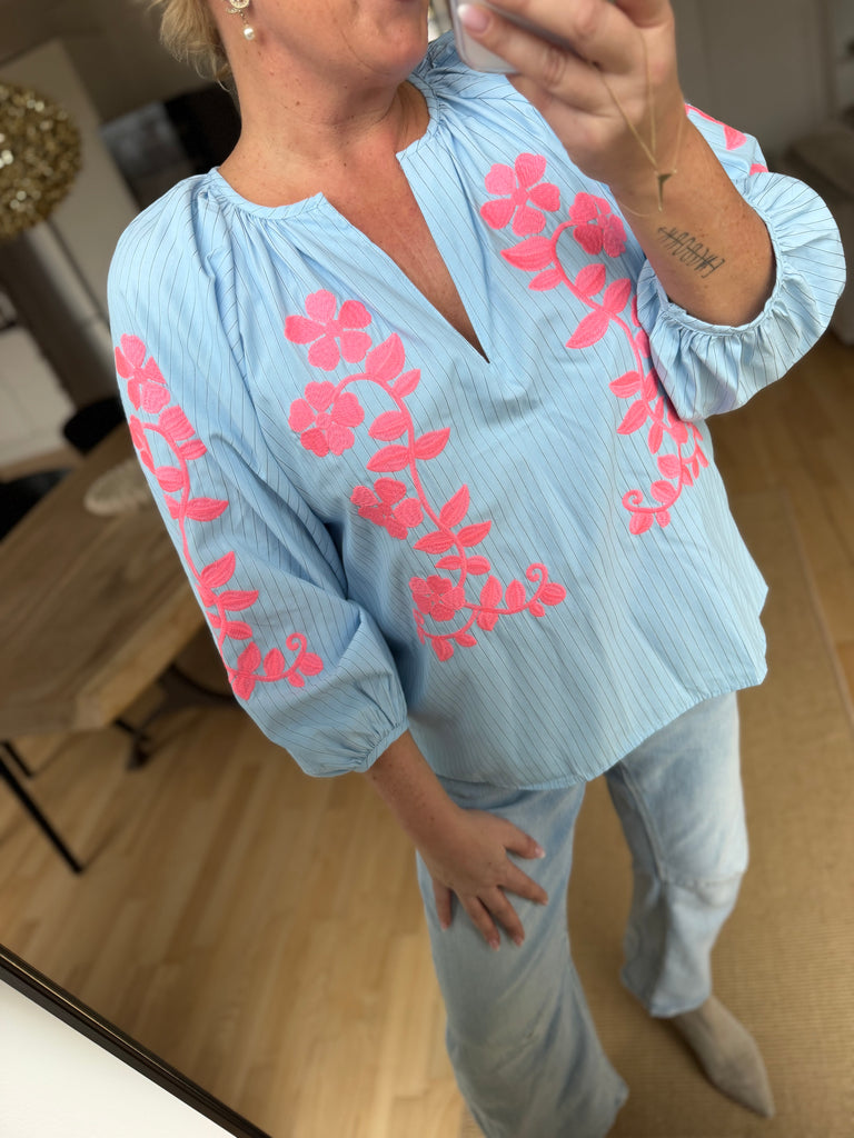 QNUZ 9274 Boheme shirt embrodery sky