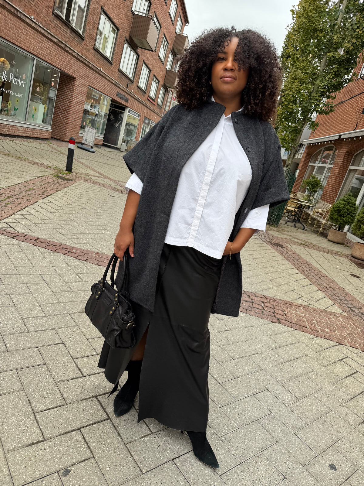 Sofie Schnoor S263400 Palomina cape dark grey