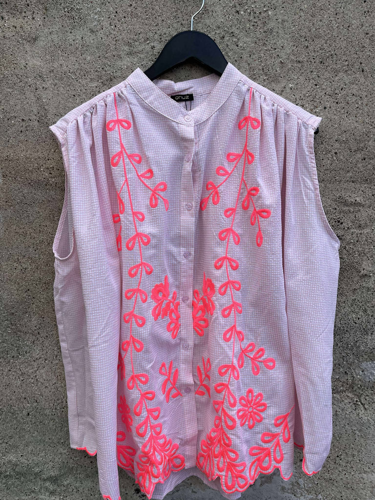 QNUZ 9088 Sus shirt w. embrodery