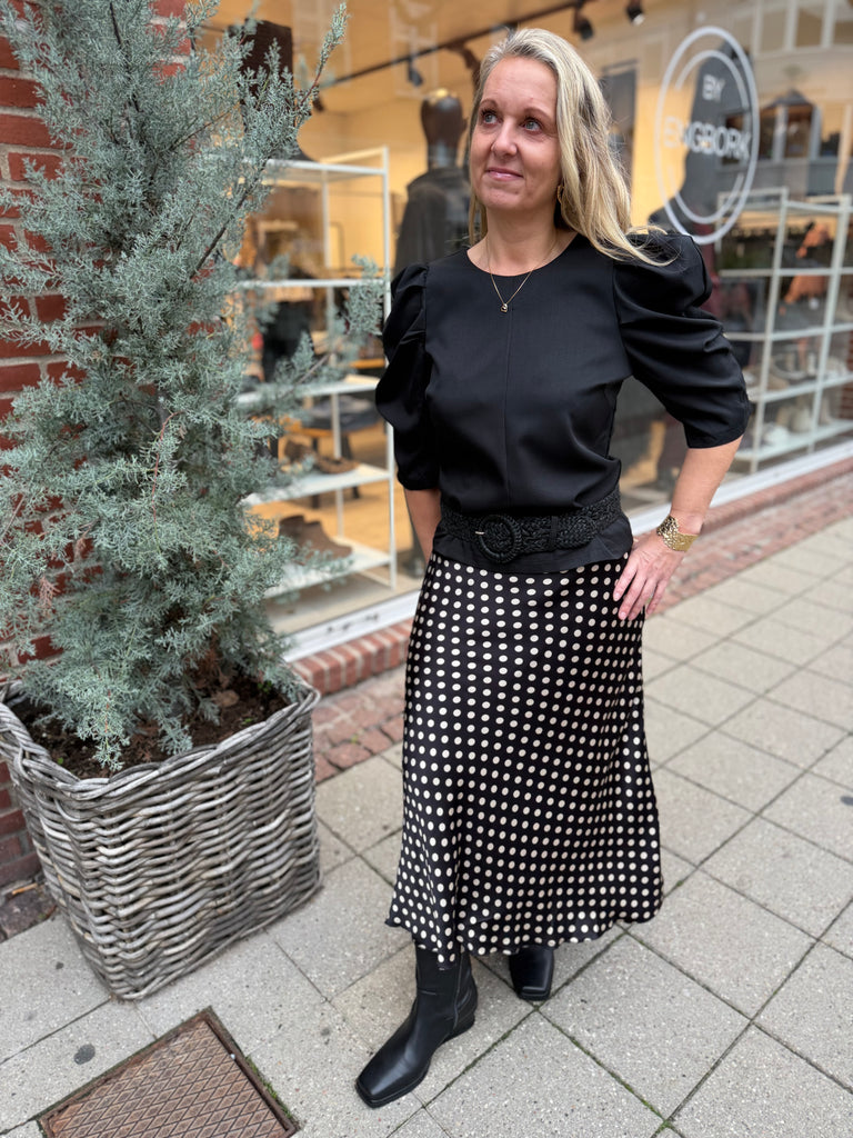 Qnuz 9207 satin skirt big dots black