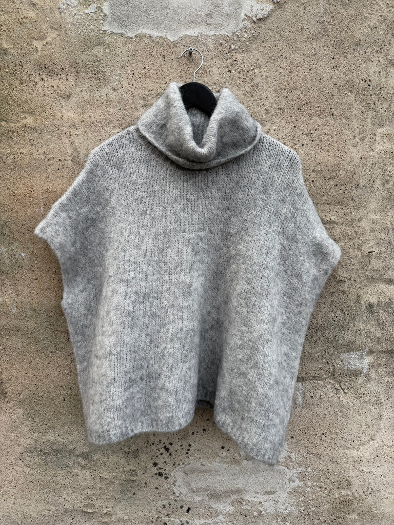 Qnuz 9200 high neck knit west grey