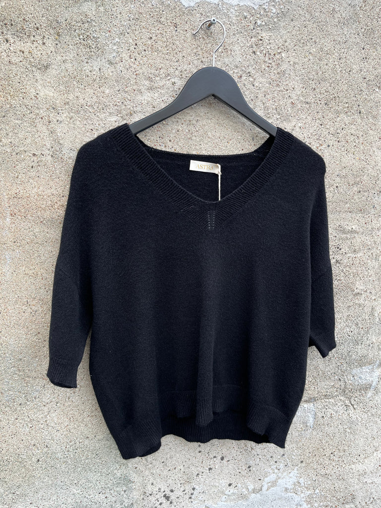 By Engbork Asta strik V black