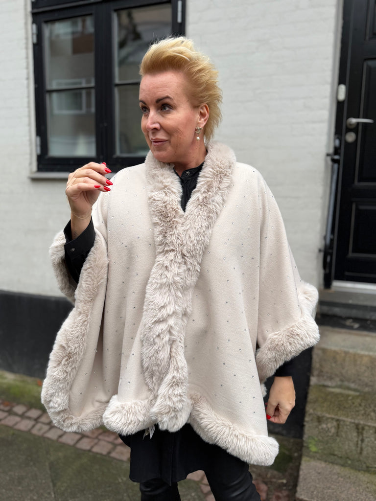 By Engbork Melanie strik poncho sand