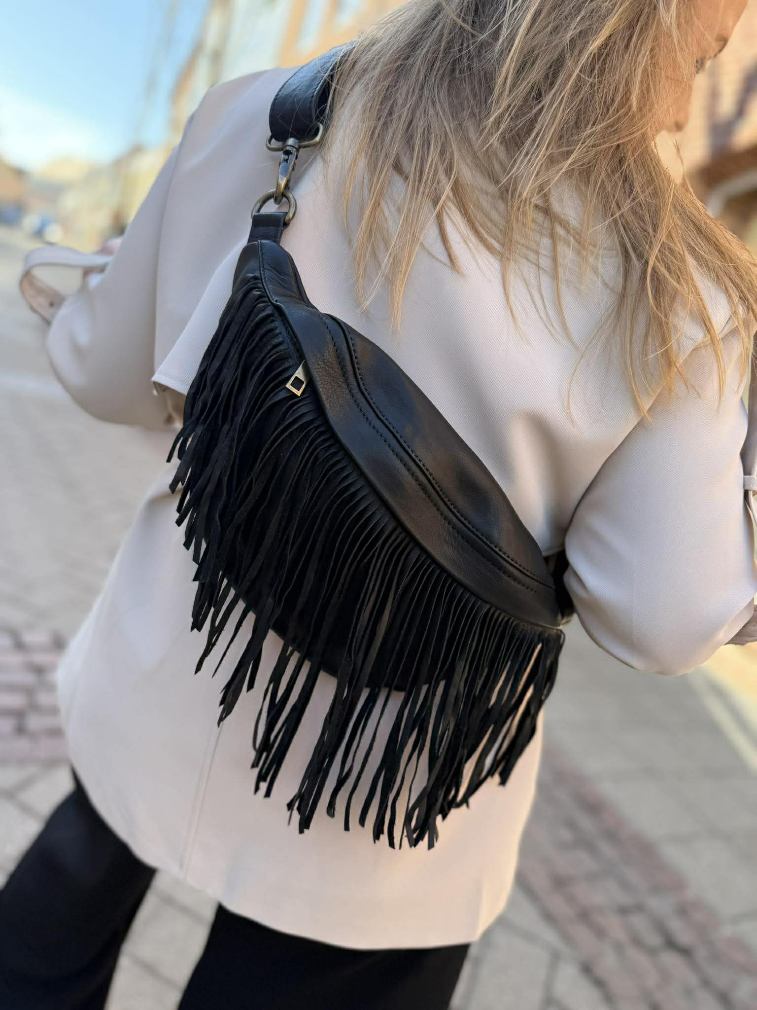 Depeche 16658 bum bag leather fringes black