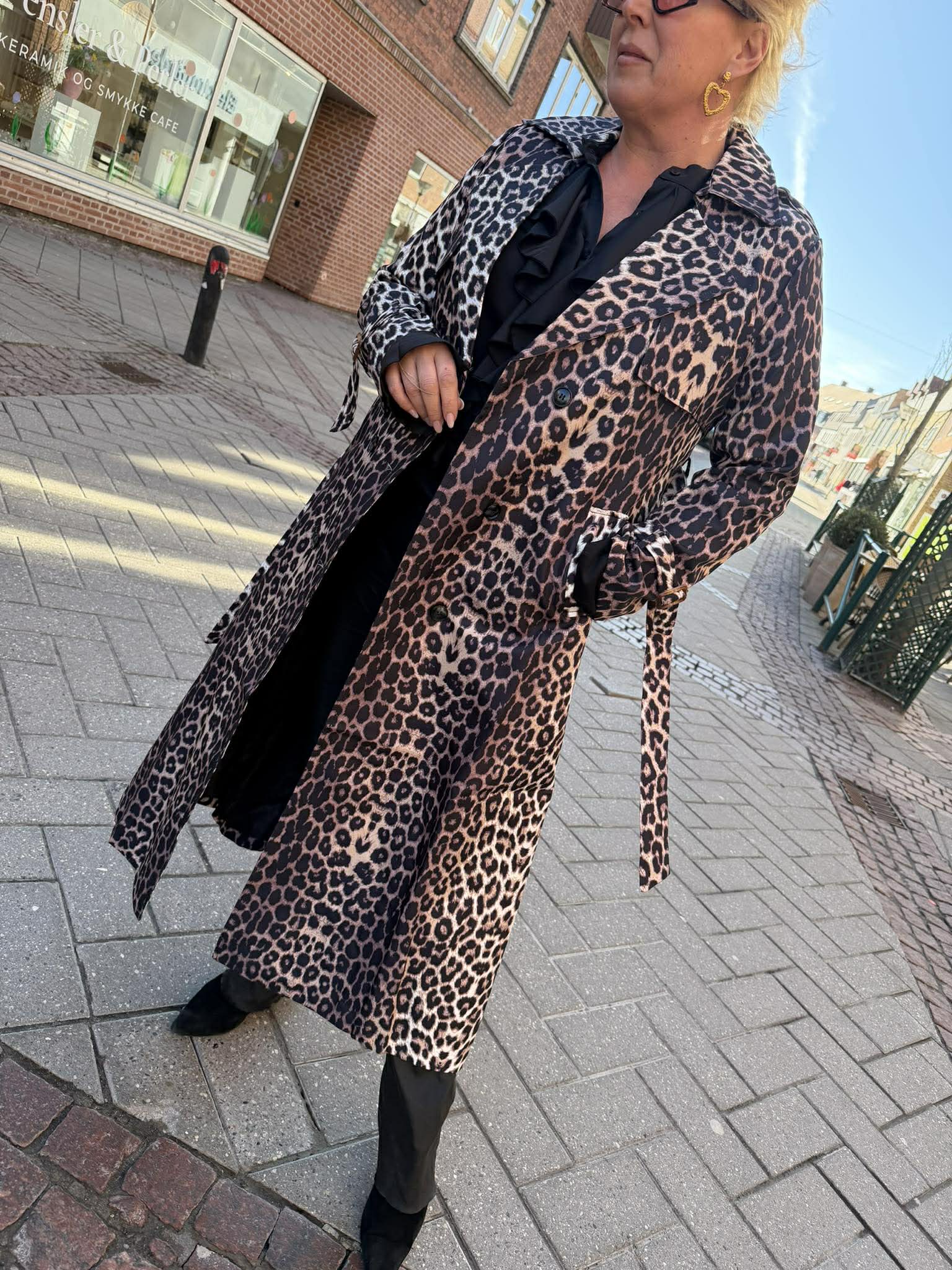 By Engbork Odette long trench coat leo