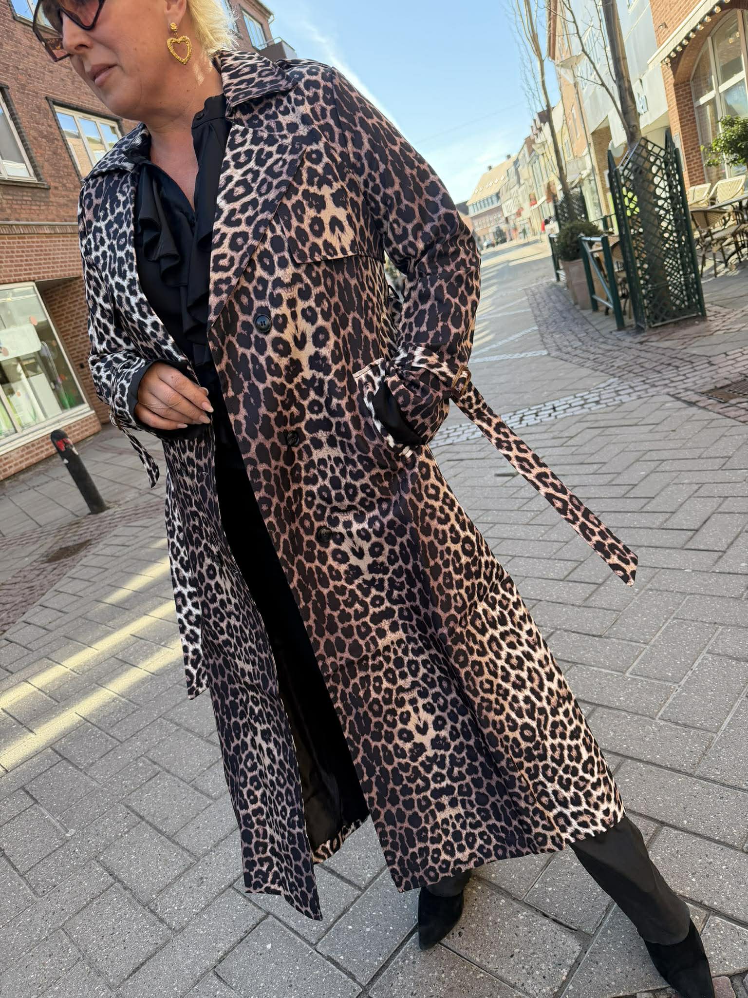 By Engbork Odette long trench coat leo