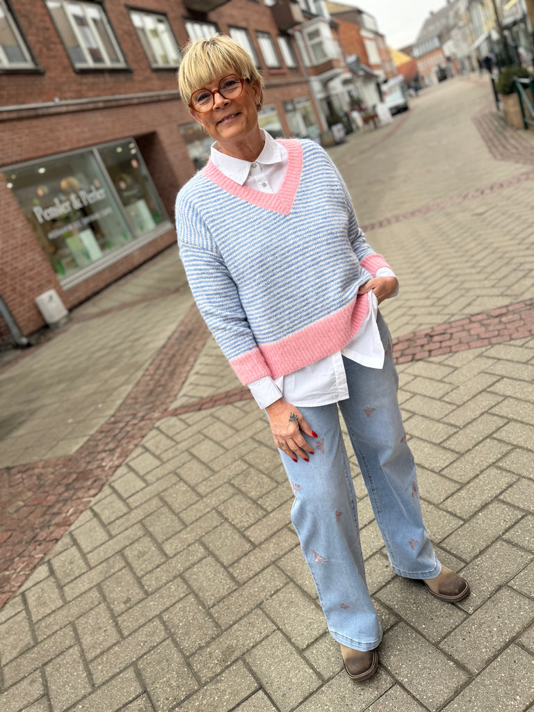 By Engbork Verni strik v- neck stripe