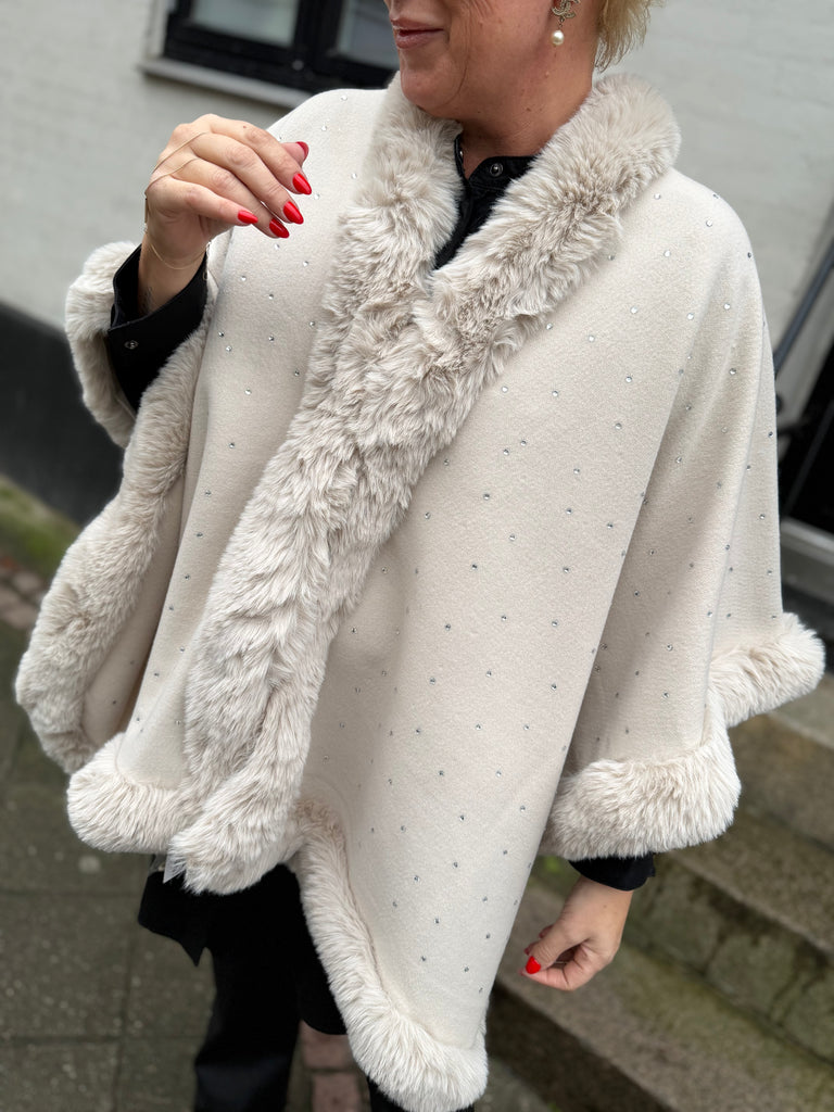 By Engbork Melanie strik poncho sand